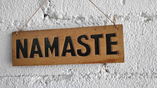 Orden Namaste Träbrädorna Placerade Vita Väggarna Namaste Har Betydelse Jag — Stockfoto