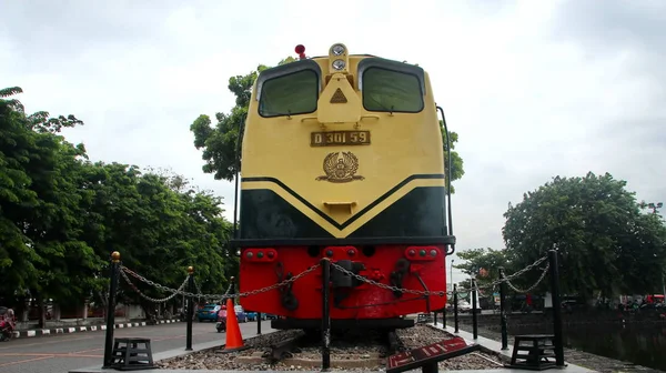 东旺铁路统计站前面的D301 59号机车纪念碑 — 图库照片