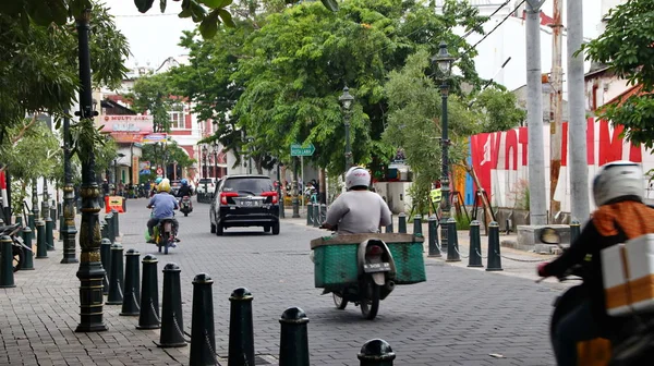 Olika samhälls- och turistattraktioner i det gamla Semarangkomplexet — Stockfoto