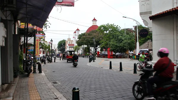Várias atividades comunitárias e turísticas no Antigo Complexo Semarang — Fotografia de Stock