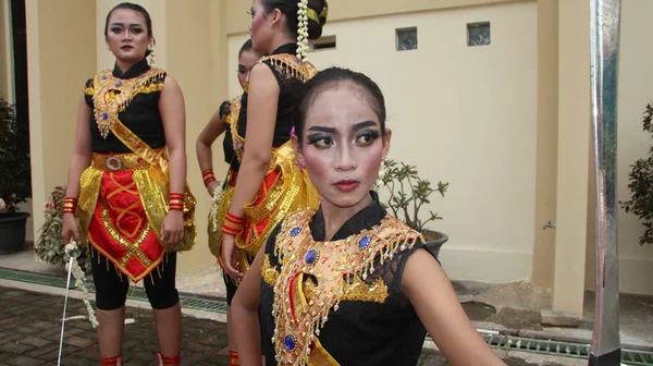 Grupo Bailarines Del Putra Budaya Studio Están Practicando Danza Guerrera — Foto de Stock