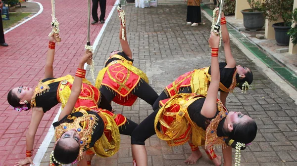 Gruppo Ballerini Del Putra Budaya Studio Stanno Praticando Danza Del — Foto Stock