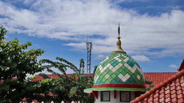 モスクの屋根やムスリムの崇拝の場 — ストック写真