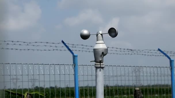Anemómetro Montado Una Ubicación Especial Para Detectar Velocidad Del Viento — Vídeos de Stock