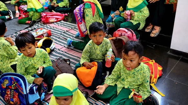 Anak Anak Saat Makan Bersama Semarang Indonesia Februari 2020 — Stok Foto
