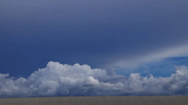 Natural Scenery Trees Fields Background Blue Sky Unique White Clouds — Stock Photo, Image