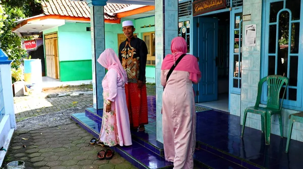 Imagens Embaçadas Focos Suaves Muçulmanos Indonésios Celebrar Eid Reunindo Com — Fotografia de Stock