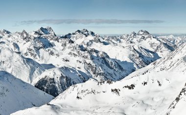Avusturya Alpleri 'nde dağlarla kaplı dağ manzarası. Tyrol. Soelden.