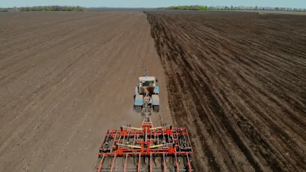 Labranza previa, cielo despejado, disparando desde un helicóptero — Vídeos de Stock