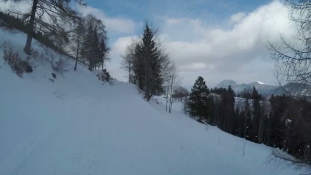 Die Maschine War Auf Dem Schneebedeckten Hügel Unterwegs Die Landschaft — Stockvideo