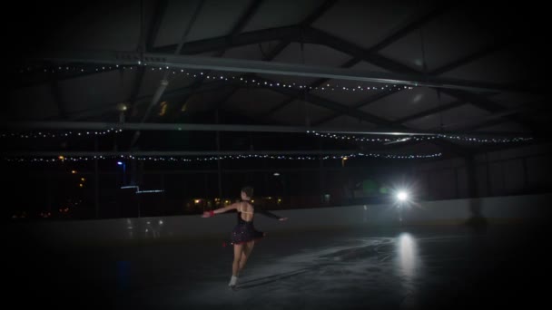 Cette Jeune Fille Apprécie Performance Sur Glace Elle Fait Spectacle — Video