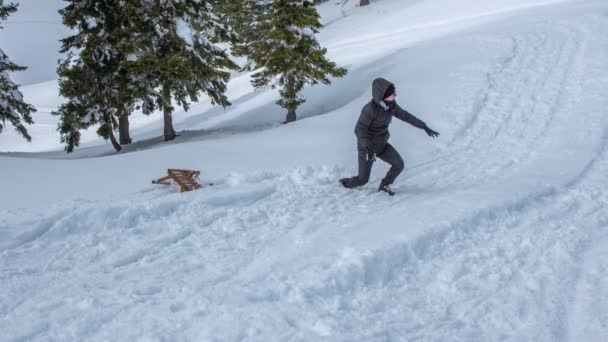 Guy Fell Snow Picking Himself Sledding Hill Nice Winter Day — Stock Video