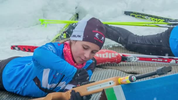 Young Girl Getting Her Rifle Ready Order Start Shooting Biathlon — Stock Video