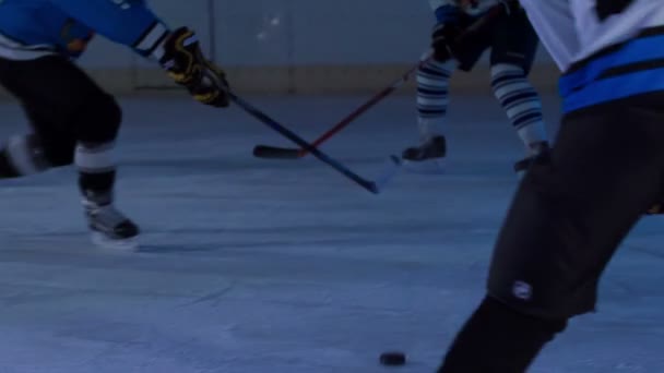 Hockey Spelare Tränar För Sitt Spel Som Kommer Att Äga — Stockvideo