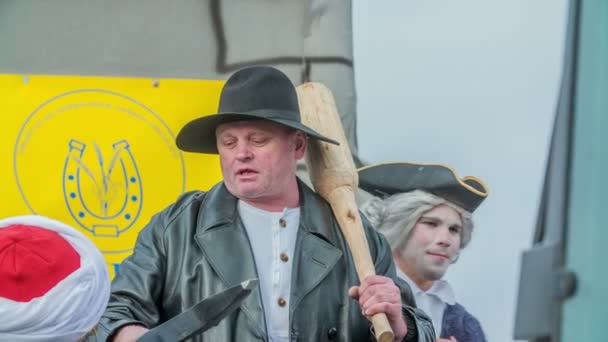 Some Costumes Festival Reallly Unique Crowd Watching Parade — Stockvideo