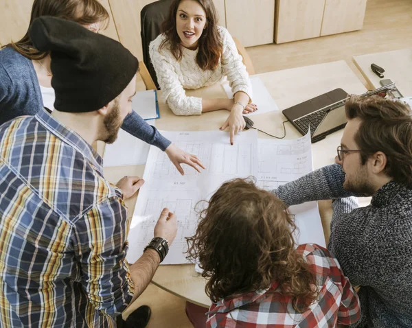 Iniciar Equipo de Freelancers en la Oficina — Foto de Stock