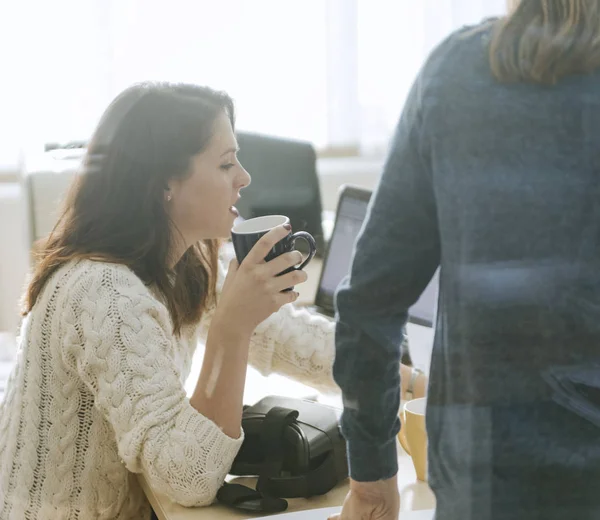 Iniciar Equipo de Freelancers en la Oficina —  Fotos de Stock