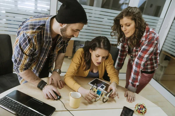 Iniciar Equipo de Freelancers en la Oficina — Foto de Stock