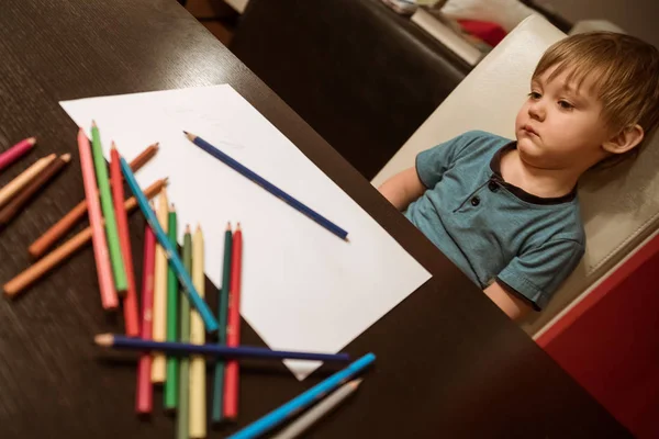 Schattig jongetje — Stockfoto