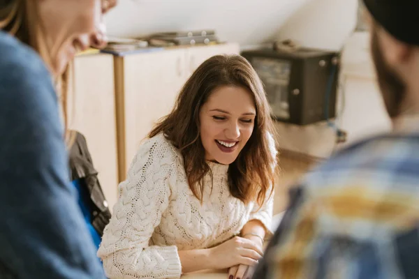 Opstarten van team van Freelancers in het kantoor — Stockfoto