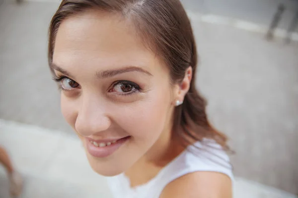 Jovem mulher bonita — Fotografia de Stock