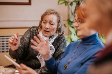 nők segítségével digitális tabletta