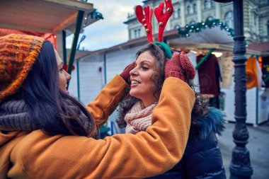 genç arkadaş eğlenmek 