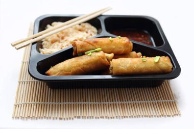 Kutu diyeti. Iştah açıcı beslenme kutuları. Kapınıza teslim edilen yiyecekler