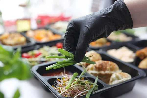 Box Dieet Smakelijke Lunchboxen Eten Dat Voor Deur Wordt Afgeleverd — Stockfoto