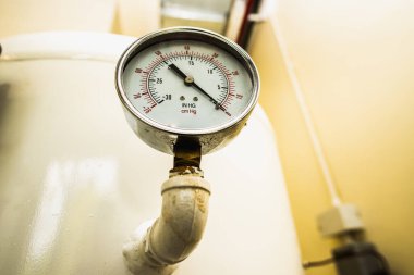 Basınç göstergesi, ölçüm aleti, basınç göstergesi veya basınç göstergesi okuma karesi.