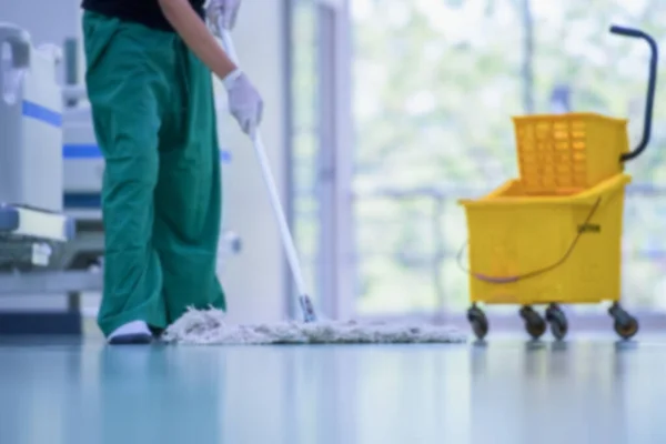 清洁和清洁 医院清洁 清洁医院地板 无菌工厂或清洁医院的地板护理和清洁服务 — 图库照片