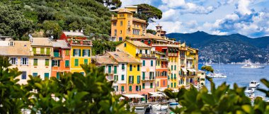 Liguria, Portofino 'nun şehir manzarası. Aşkımı Potofino 'da buldum.