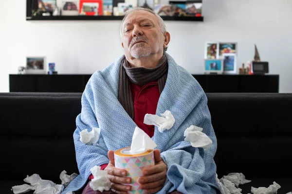 Elderly Flu Man Used Handkerchief Cold Virus Flu Virus Concept — Stock Photo, Image