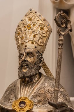 Teano, Katedral. San Clemente Katedrali Teano şehrinin başlıca ibadet yeri ve Teano-Calvi piskoposluğunun merkezidir.