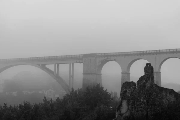 Isernia Molise Italia Puente Ferroviario Santo Spirito Vista Panorámica — Foto de Stock