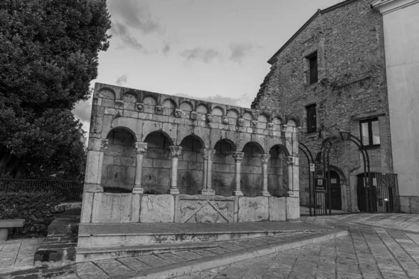 Isernia Molise Fuente Fraternal Una Elegante Fuente Pública Así Como — Foto de Stock