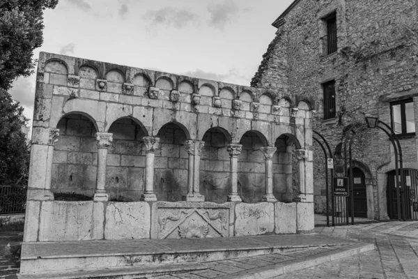 Isernia Molise Der Brunnen Der Brüderlichkeit Ist Nicht Nur Ein — Stockfoto