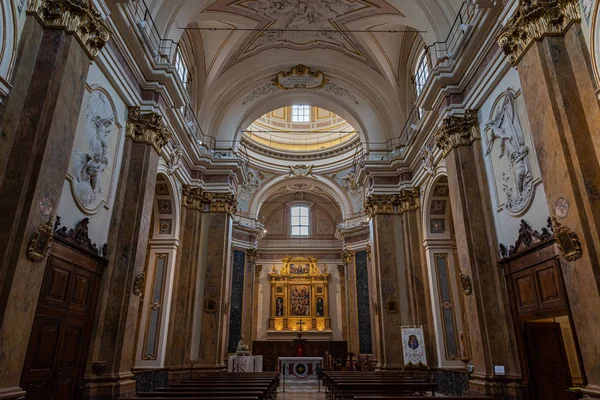 拉奎拉Abruzzo Santa Maria Del Suffragio教堂 也被称为圣灵教堂 — 图库照片