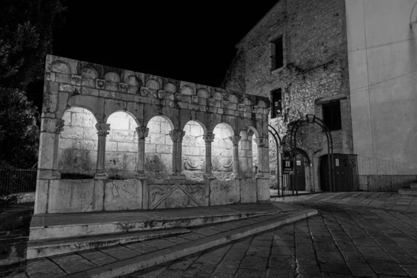 Isernia Molise Der Brunnen Der Brüderlichkeit Ist Nicht Nur Ein — Stockfoto