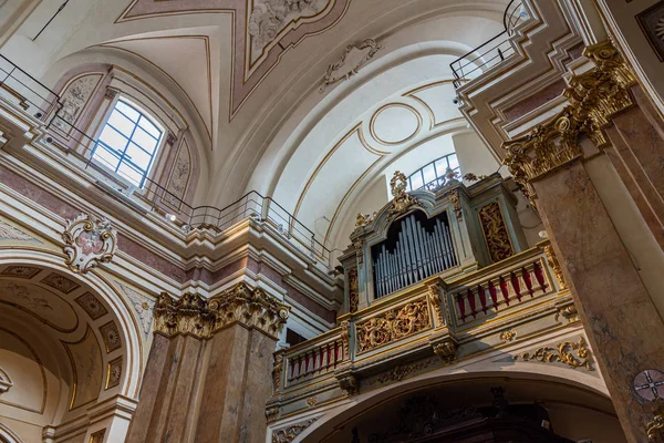 拉奎拉Abruzzo Santa Maria Del Suffragio教堂 也被称为圣灵教堂 — 图库照片