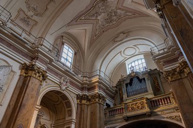 L 'Aquila, Abruzzo. Santa Maria del Suffragio Kilisesi, ayrıca Kutsal Ruhlar Kilisesi olarak da bilinir..
