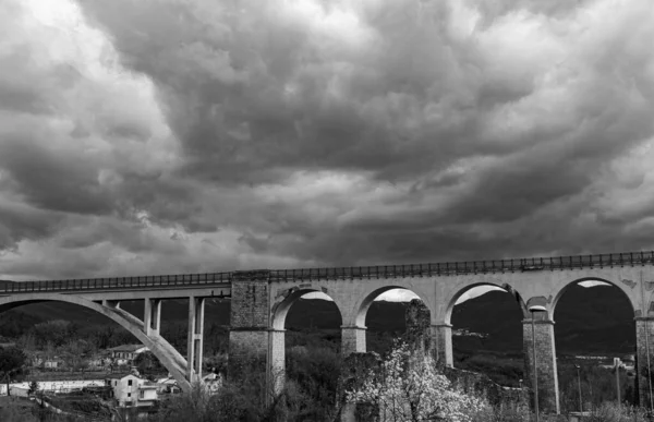 Isernia Molise Italia Ponte Ferroviario Santo Spirito Vista — Foto Stock