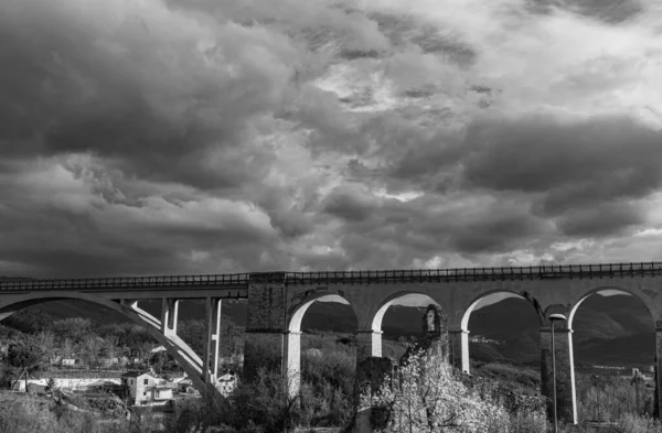 Isernia Molise Itália Ponte Ferroviária Santo Spirito Vista — Fotografia de Stock