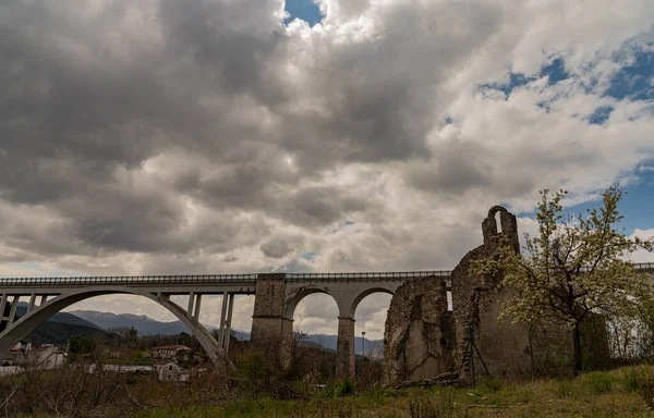 伊塞里亚 莫利斯 斯皮里托神殿的废墟 — 图库照片