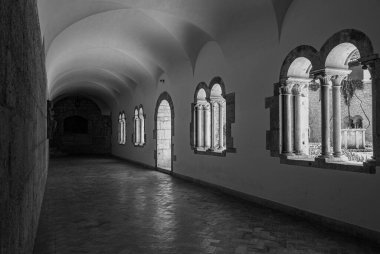 Veroli, Frosinone, Lazio. Casamari Manastırı. Cistercian Gothic mimarisinin en önemli İtalyan manastırlarından biridir. 1203 'te inşa edildi ve 1217' de kutsandı..