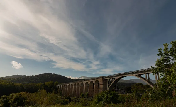 Isernia Molise Italy 圣斯皮里托铁路桥查看 — 图库照片