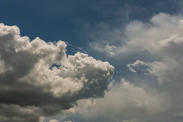 Skyer Himlen Det Vidunderlige Syn Himmel Fuld Skyer Dybde Tredimensionalitet - Stock-foto