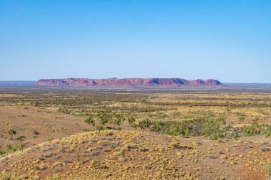 Ufukta Avustralya kırsalında Kings C 'yi görebilirsiniz.