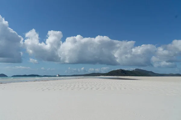 Avustralya 'daki WhitSunday Adaları' nın beyaz plajı. — Stok fotoğraf