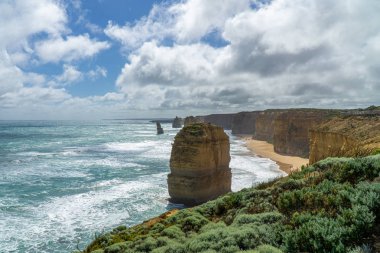 Port Campbell Ulusal Parkı Melbourne 'un 285 km batısında. 